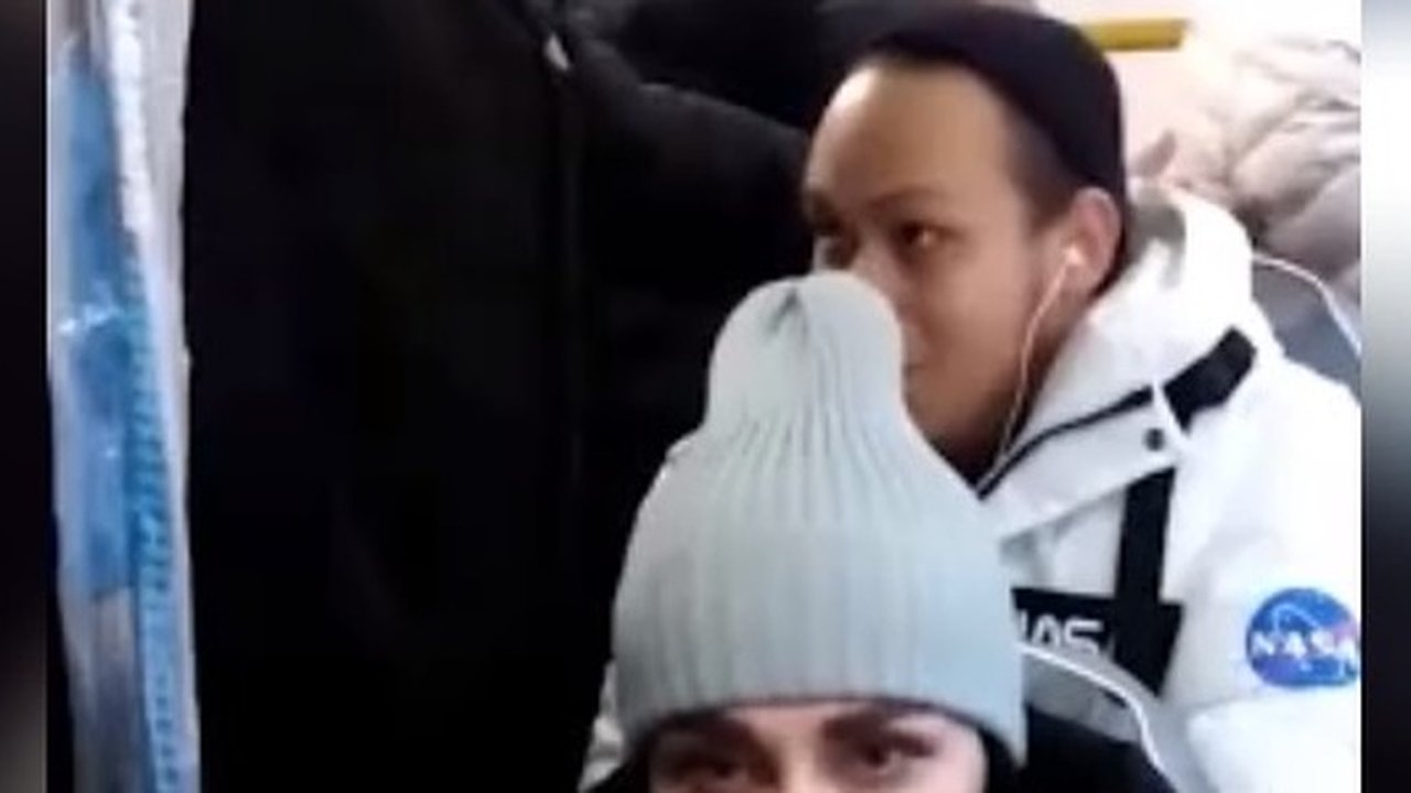 Главная картинка новости: В Екатеринбурге пассажиры автобуса подрались из-за куртки с логотипом NASA