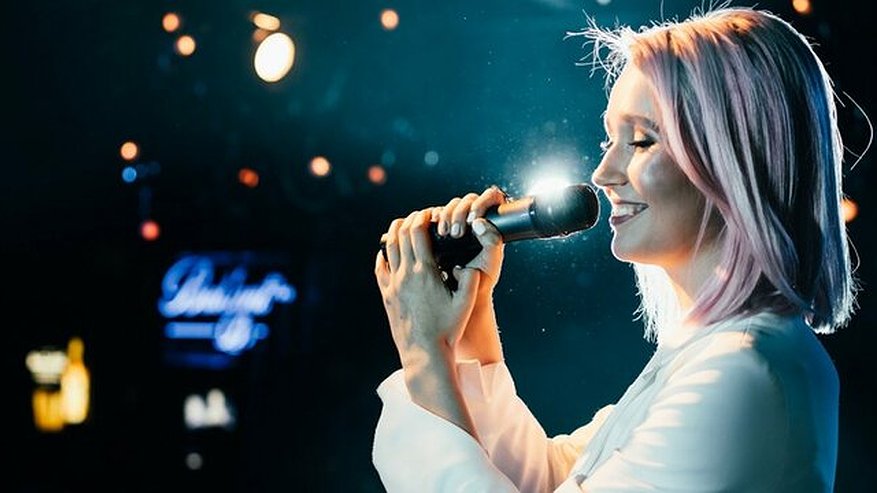 Главная картинка новости: Клава Кока беременна: фанаты подозревают, что екатеринбургская звезда находится в интересном положении