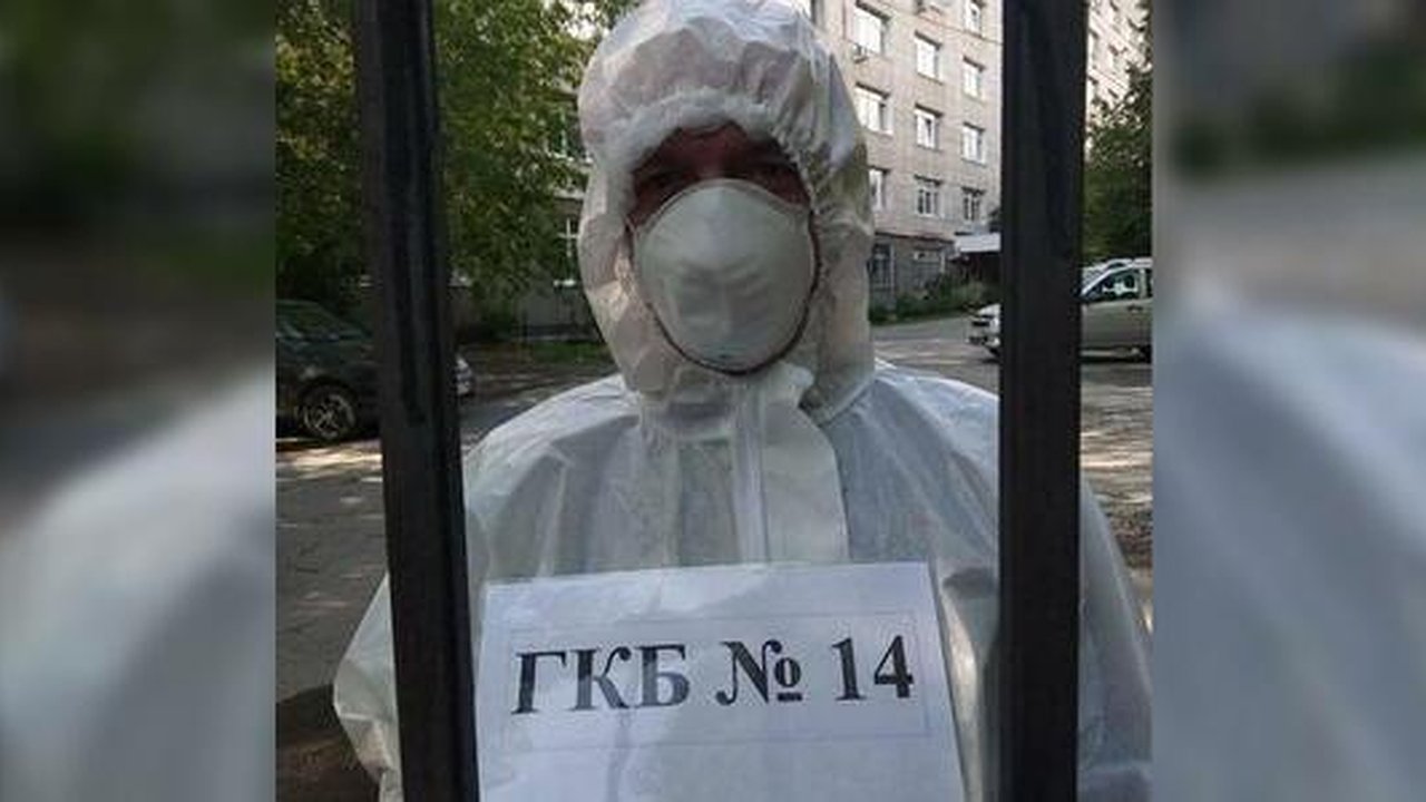 Главная картинка новости: Депутат гордумы организовал "Такси-корону": возят екатеринбуржцев с подозрением на COVID-19