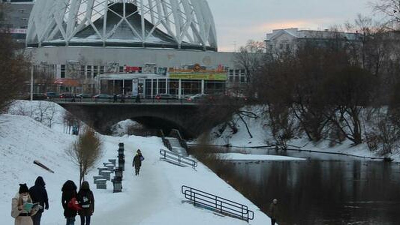 Главная картинка новости: В Екатеринбургском цирке вновь открылся пункт вакцинации от коронавируса