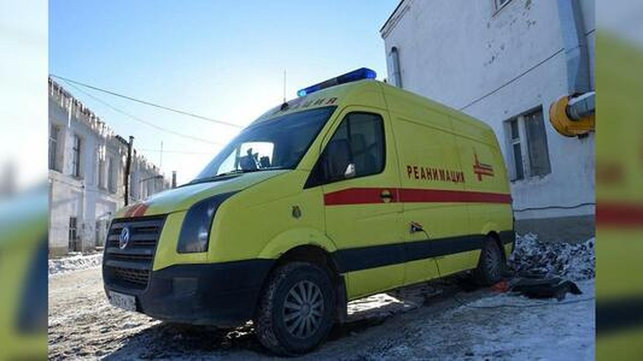 Главная картинка новости: На Урале водителям скорой помощи не делают тесты на коронавирус