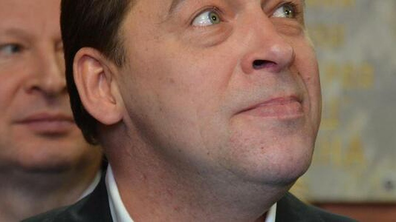 Главная картинка новости: Губернатор Свердловской области призвал увеличить количество общественного транспорта в часы пик