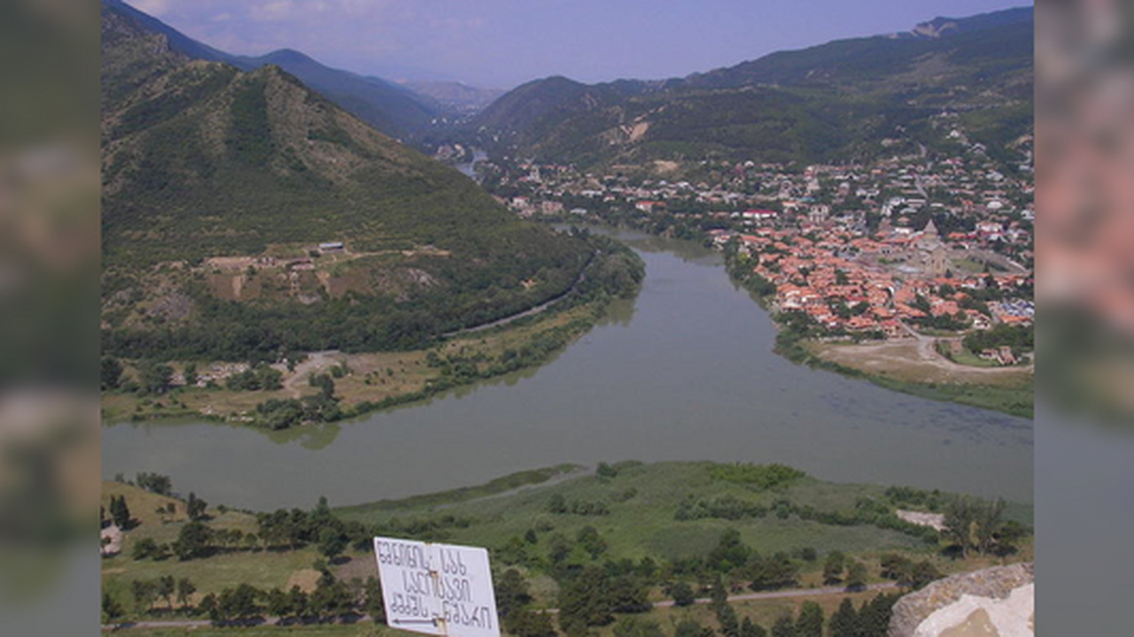 Главная картинка новости: "Здесь безопасно": уральская туристка призывает ехать в Грузию, несмотря на протесты