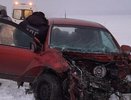 Водитель Nissan и ее 10-летняя дочка пострадали при столкновении с грузовиком под Красноуфимском