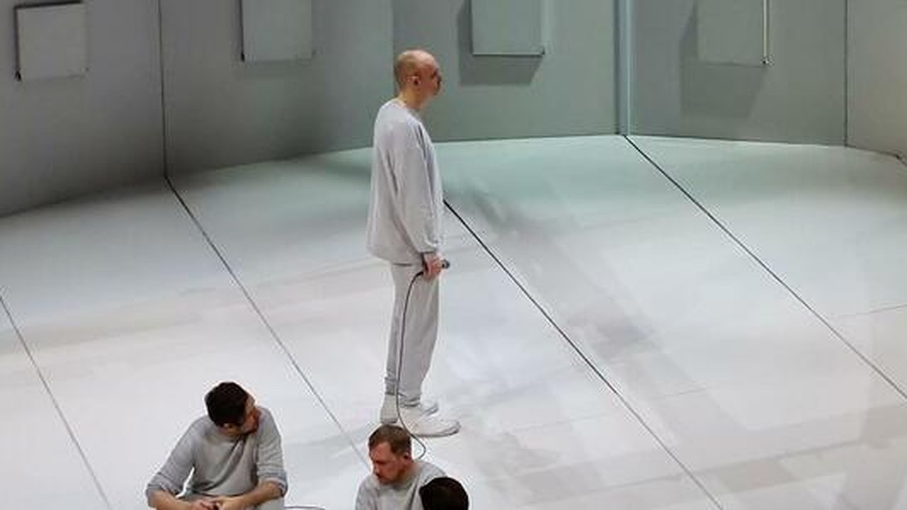 Главная картинка новости: В Свердловском театре драмы покажут спектакль по культовому роману