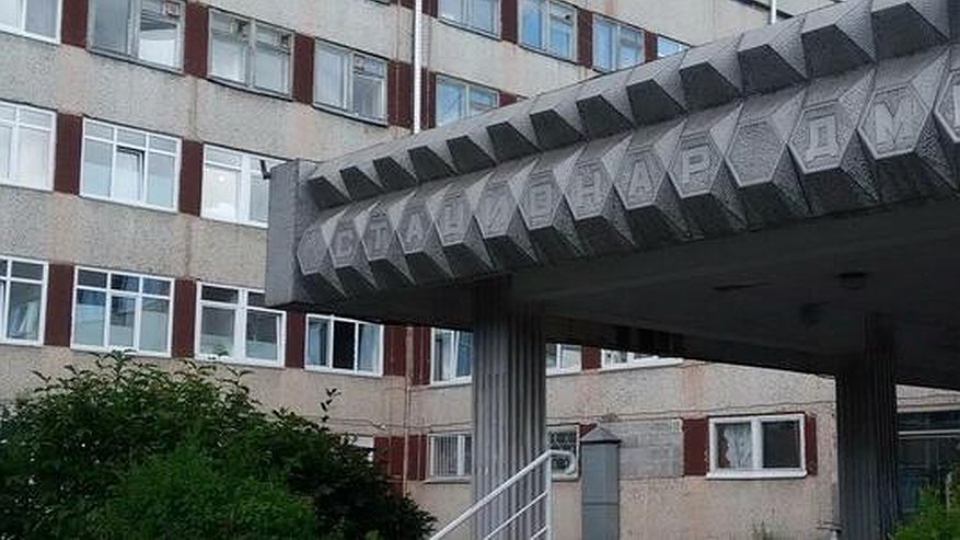 Главная картинка новости: В Екатеринбурге взрослых с коронавирусом кладут в детскую больницу