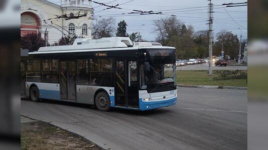 Главная картинка новости: В Екатеринбурге запретят ездить троллейбусам по улице Крауля