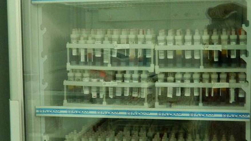 Главная картинка новости: На Среднем Урале зарегистрировали почти 300 новых случаев Covid-19