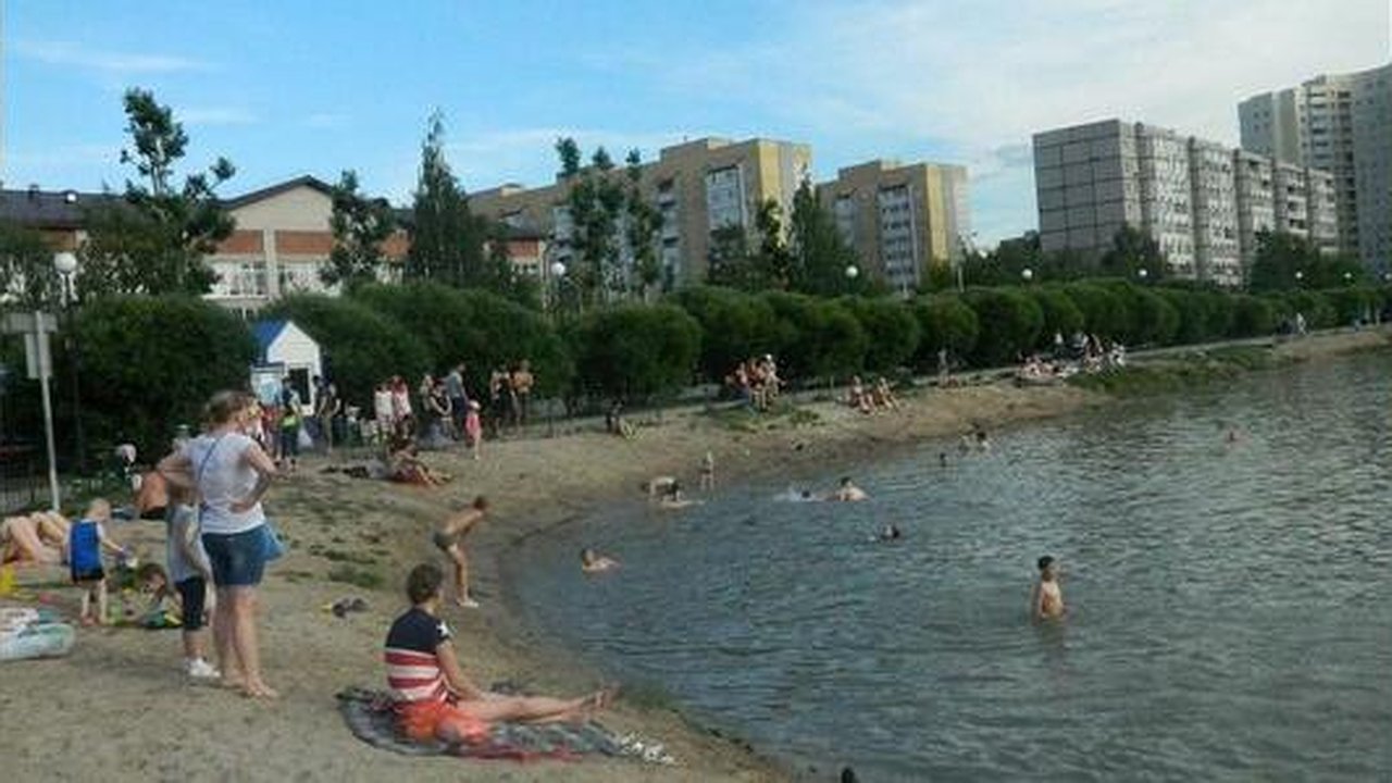 Главная картинка новости: Свердловчанам разрешили купаться только в двух озерах