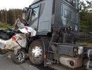 Легковушка влетела под фуру на трассе Екатеринбург – Тюмень: трое погибших