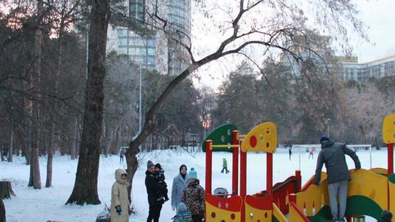 Главная картинка новости: Мэрия Екатеринбурга предложила гражданам проголосовать за парк, который благоустроят в 2022 году