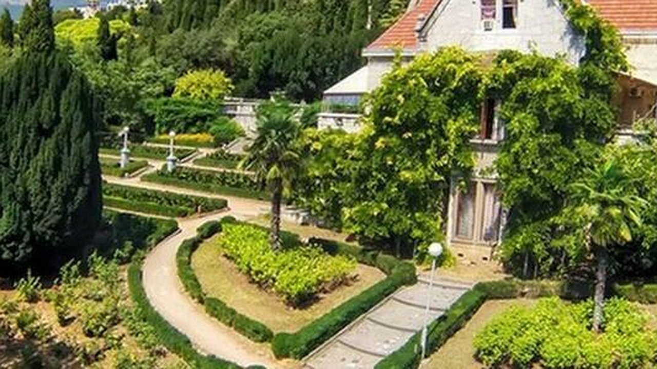 Главная картинка новости: Роскошный Крым: 5 самых красивых дворцов Большой Ялты