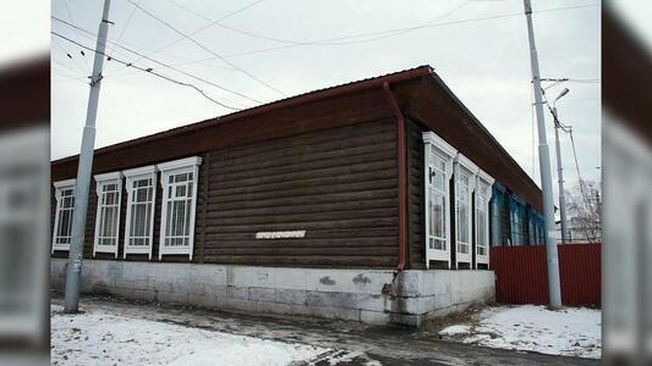 Главная картинка новости: Волонтеры частично отреставрировали здание трамвайного депо в Екатеринбурге