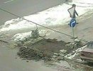 В центре Екатеринбурга начали перекладывать тротуарную плитку, уложенную 2 недели назад