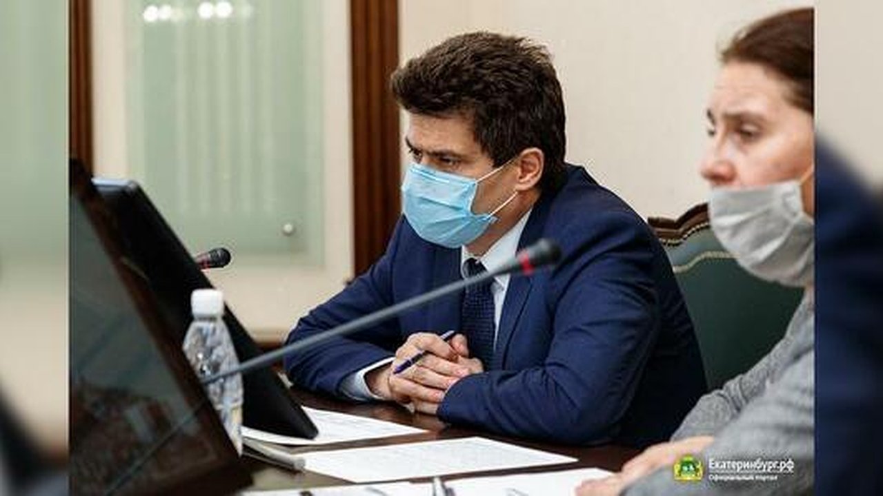 Главная картинка новости: Высокинский рассказал, когда в Екатеринбурге снимут ограничения по коронавирусу