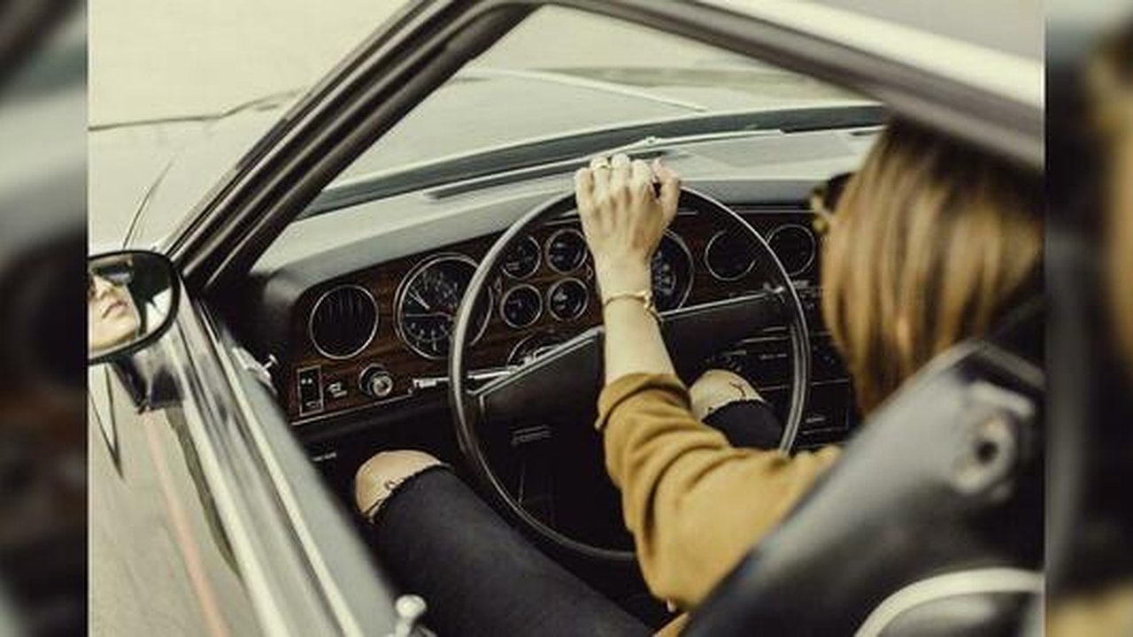 Главная картинка новости: В Екатеринбурге открылся первый авто-кинотеатр: расписание