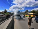 В центре Екатеринбурга внезапно загорелся грузовик