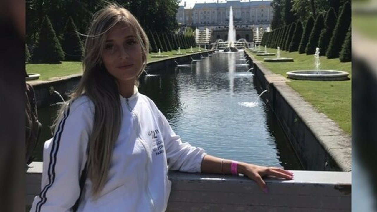 Главная картинка новости: Волонтеры продолжают искать пропавшую девушку Ксению Каторгину