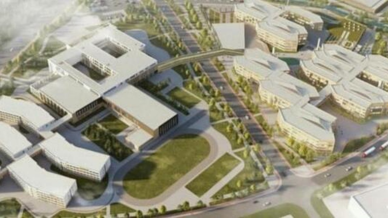 Главная картинка новости: Куйвашев показал, что достанется студентам Екатеринбурга после Универсиады