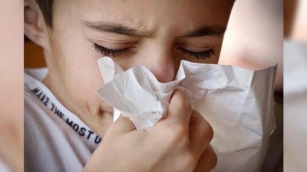 Главная картинка новости: В Екатеринбурге эпидемический порог по ОРВИ вырос до 37,3%