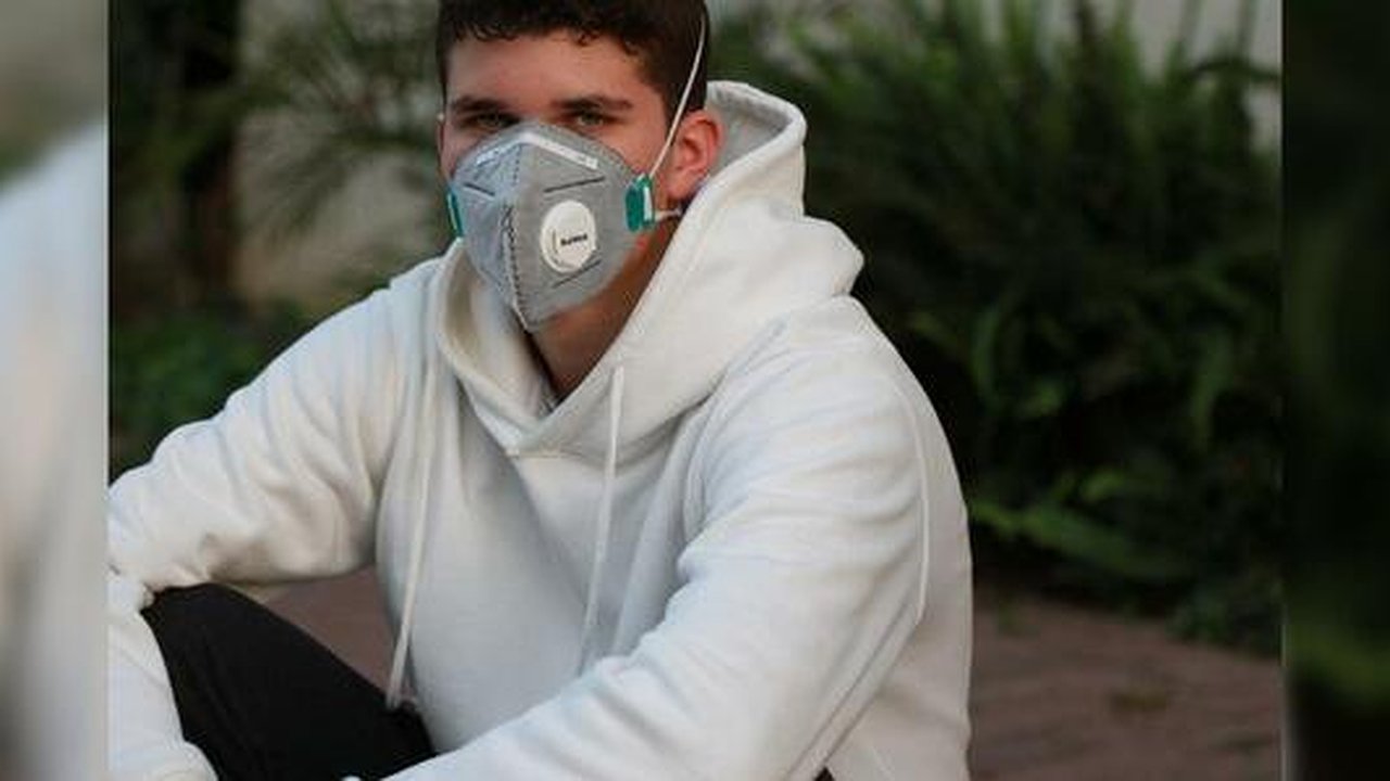 Главная картинка новости: В Свердловской области от коронавируса умерли трое пациентов, заразились еще 242 человека