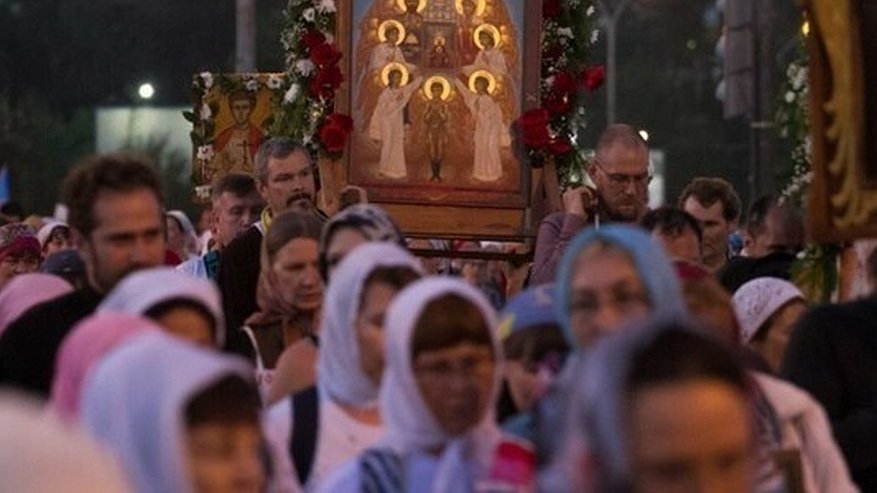 Главная картинка новости: В Екатеринбурге перекроют дороги из-за Крестного хода