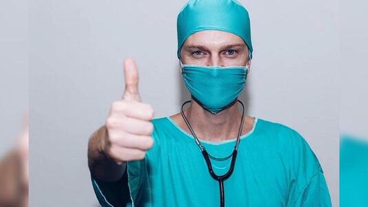 Главная картинка новости: На Урале запустили приложение, напоминающее о прививках