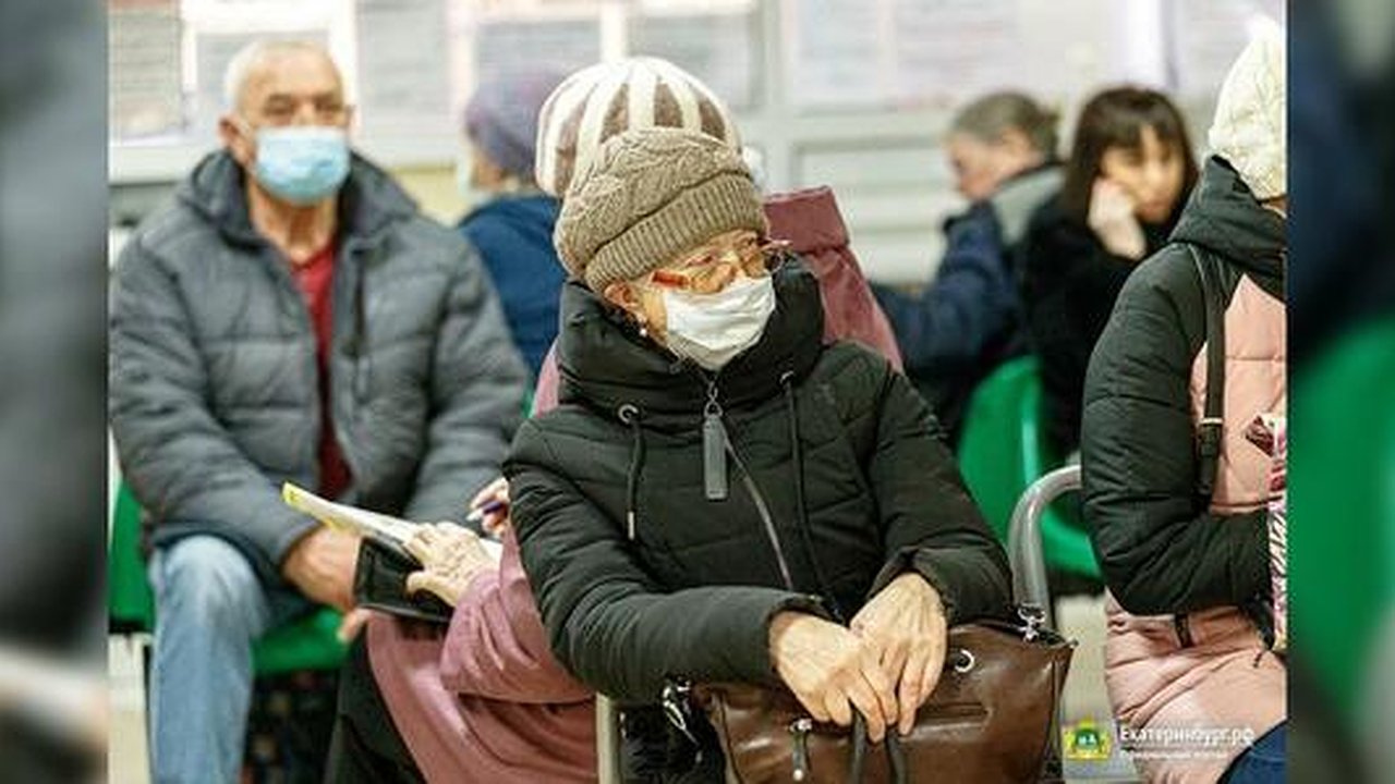 Главная картинка новости: Куйвашев объявил масочный режим в Свердловской области