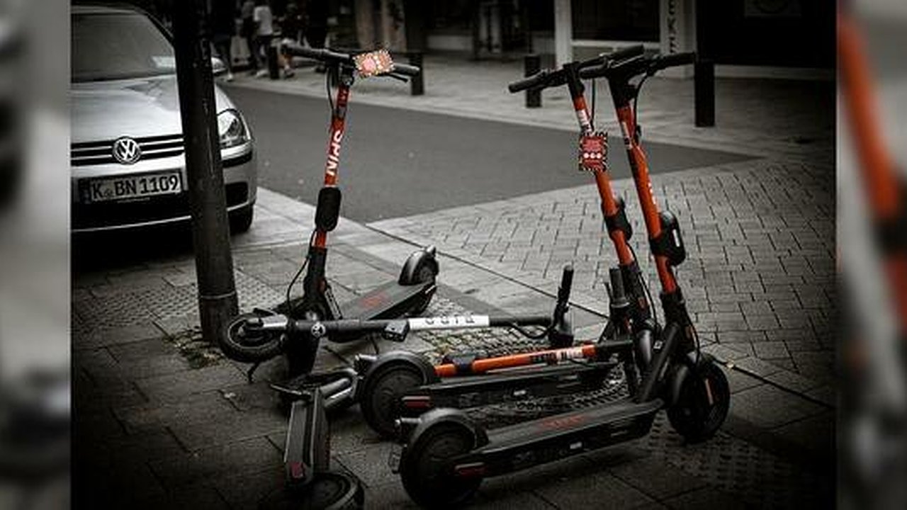 Главная картинка новости: УГИБДД Екатеринбурга: как не получить штраф за езду на электросамокате