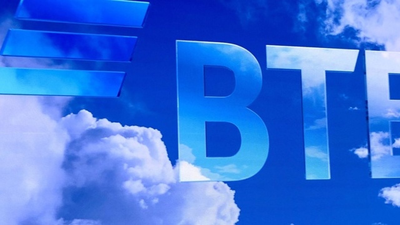 Главная картинка новости: ВТБ поддерживает продление льготной семейной ипотеки до конца 2023 года