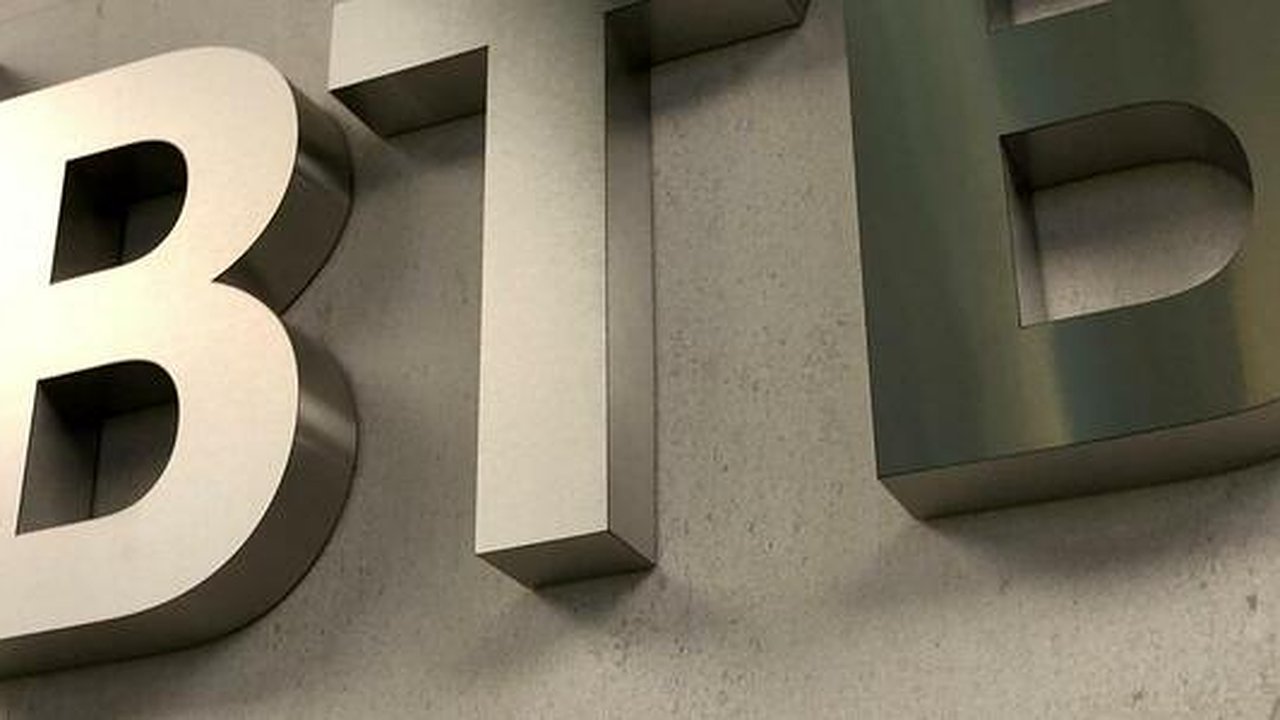 Главная картинка новости: Клиенты ВТБ на 20% увеличили спрос на пакеты услуг для бизнеса