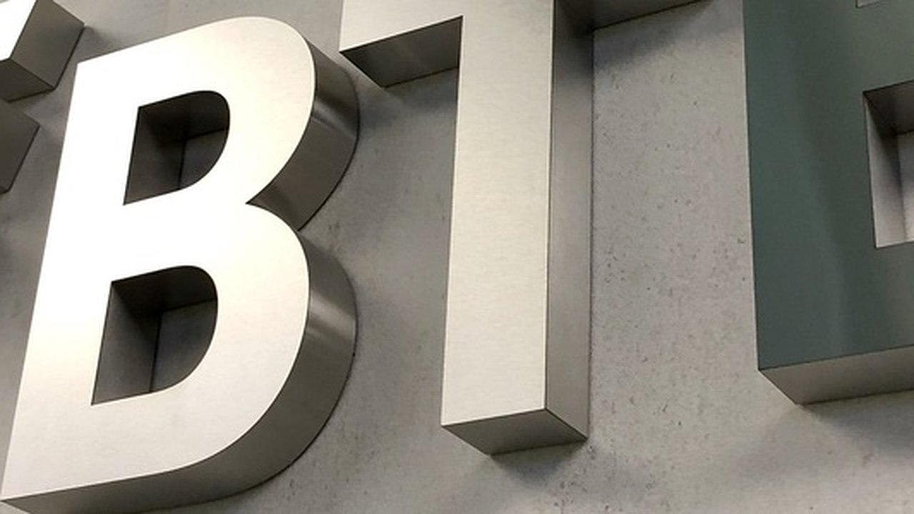 Главная картинка новости: Клиенты ВТБ на 20% увеличили спрос на пакеты услуг для бизнеса