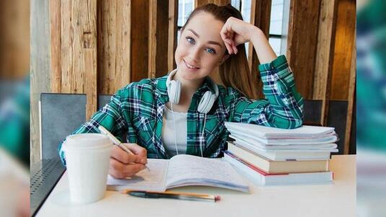 Главная картинка новости: В ВУЗах Екатеринбурга изменились правила приема