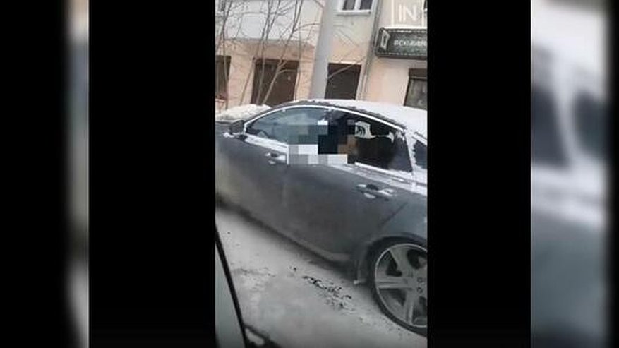 Главная картинка новости: В Екатеринбурге в иномарке обнаружили труп 64-летнего мужчины