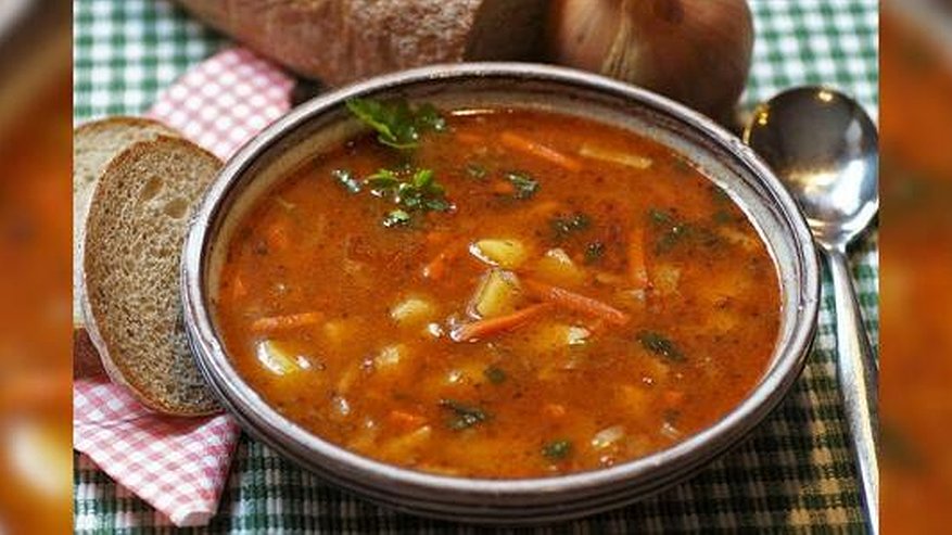 Главная картинка новости: Уральский врач назвала самый вредный суп