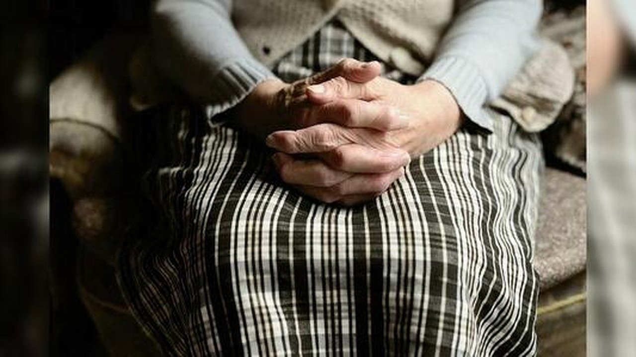 Главная картинка новости: Уральский психотерапевт рассказал, как поддержать пожилых родственников на самоизоляции