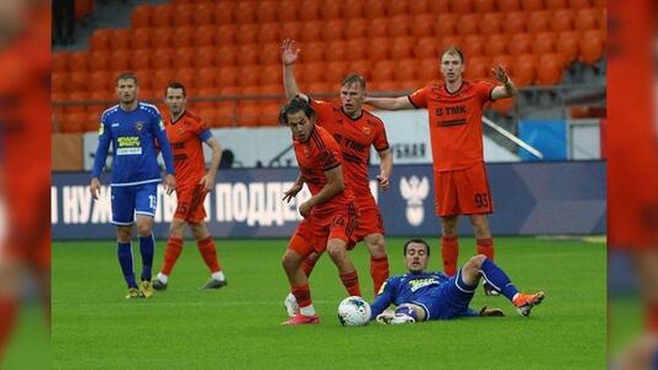 Главная картинка новости: "Урал" победил "Тамбов": дублем и красной карточкой отметился Бикфалви