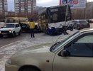 Массовое ДТП на Опалихинской: автобус «догнал» легковушку и вылетел на встречную полосу - фото 11 февраля 2015 года