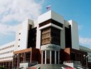 «Вышли двое в касках и бронежилетах»: из здания Свердловского областного суда эвакуировали людей
