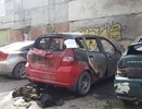 На Латвийской в Екатеринбурге сгорели три машины: хозяин авто, которое подожгли, недавно открыл свой бизнес - 16 апреля 2015