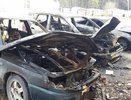 В Екатеринбурге таинственный поджигатель этой ночью выбрал автомобиль «ГАЗ» и сжег его - 18 апреля 2015 года