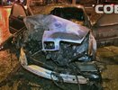 В Екатеринбурге «БМВ» врезался в столб и загорелся - фото 21 апреля 2015 года