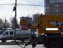 В Екатеринбурге на улице Серафимы Дерябиной КАМАЗ сбил девушку, переходившую дорогу в наушниках - 29 апреля 2015 года