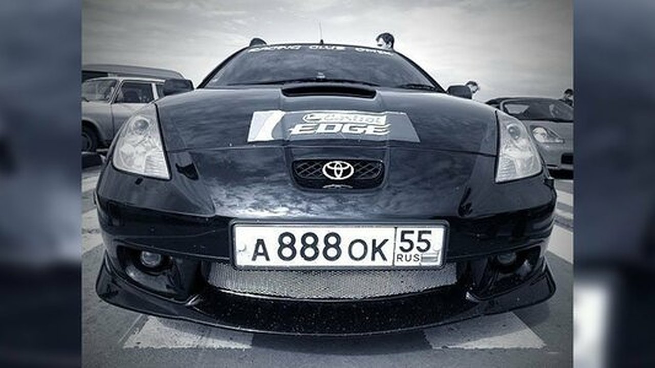 Главная картинка новости: Продажа «красивых» номеров теперь запрещена в России, однако хозяева машин смогут и дальше продавать и покупать «блатные» регистрационные знаки - апрель 2015 года