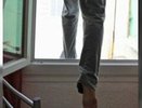 В Тюмени из окна девятиэтажки на Малой Боровской, 33, выпал мужчина - 7 мая 2015 года