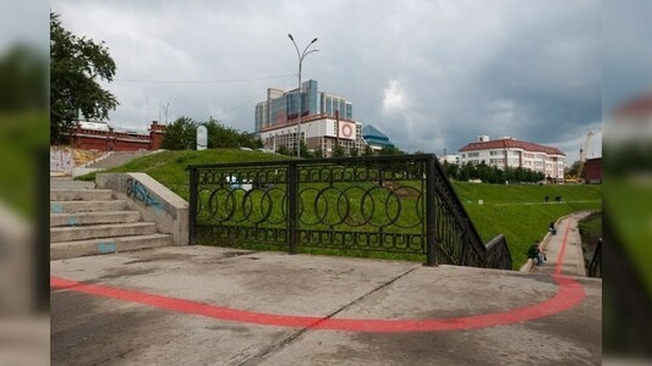 Главная картинка новости: Самые интересные достопримечательности Екатеринбурга на Красной линии - 15 мая 2015 года