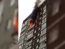 В Екатеринбурге на ЖБИ  полыхает квартира. Очевидцы утверждают, что люди сгорели заживо - фото 13 мая 2015 года