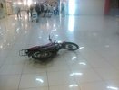 Пьяный 19-летний екатеринбуржец влетел в Кольцово через стену на мотоцикле: «Человек умеет развлекаться» - 28 мая 2015 года