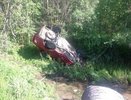 ДТП под Екатеринбургом: Лада воткнулась в болото вертикально после столкновения с фурой, чудом выжил водитель - 5 июня 2015 года