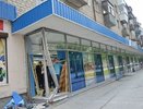 ДТП на Куйбышева: пьяный водитель на «Приоре» въехал в витрину магазина 8 июня 2015 года – фото